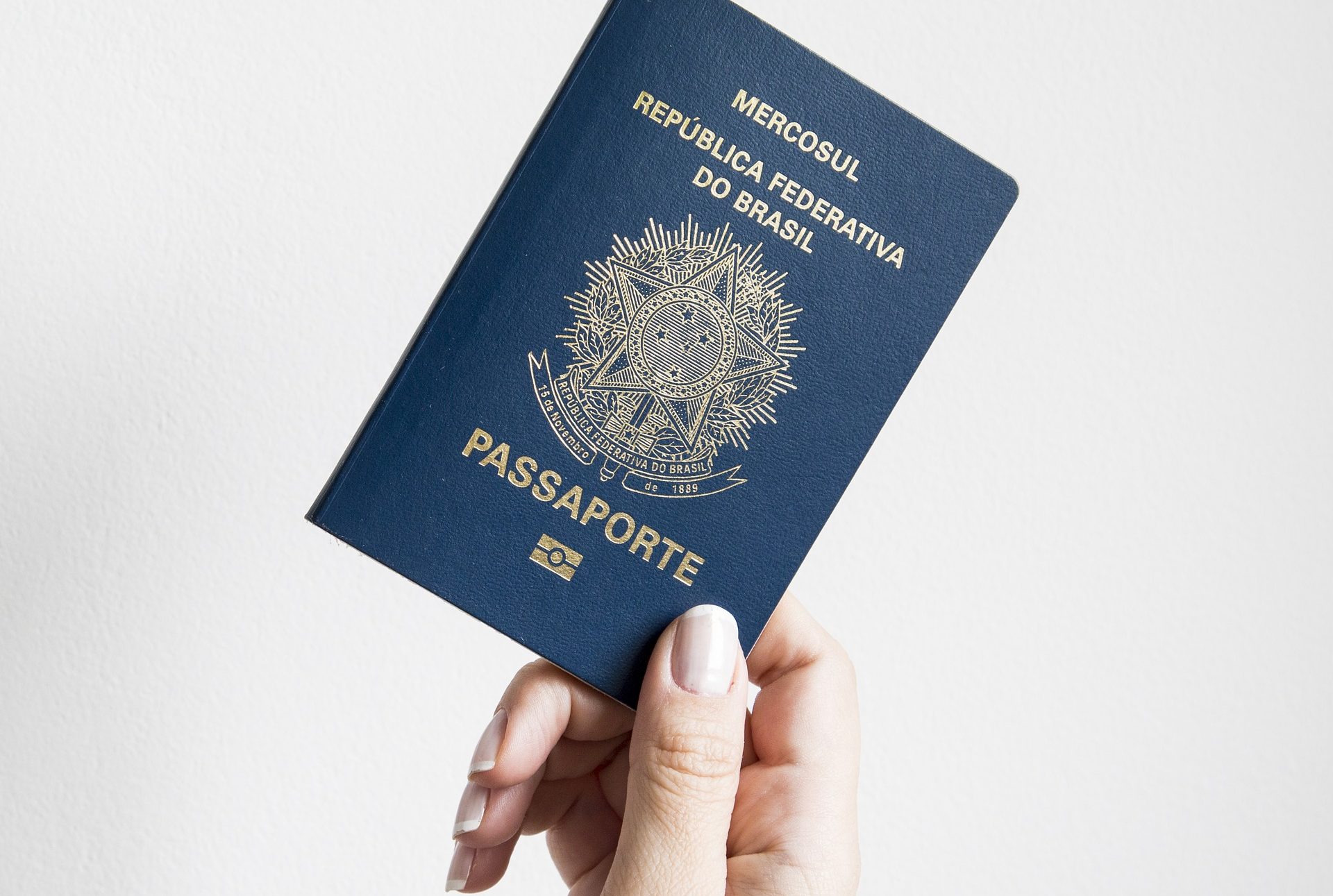 איך מוציאים דרכון?
