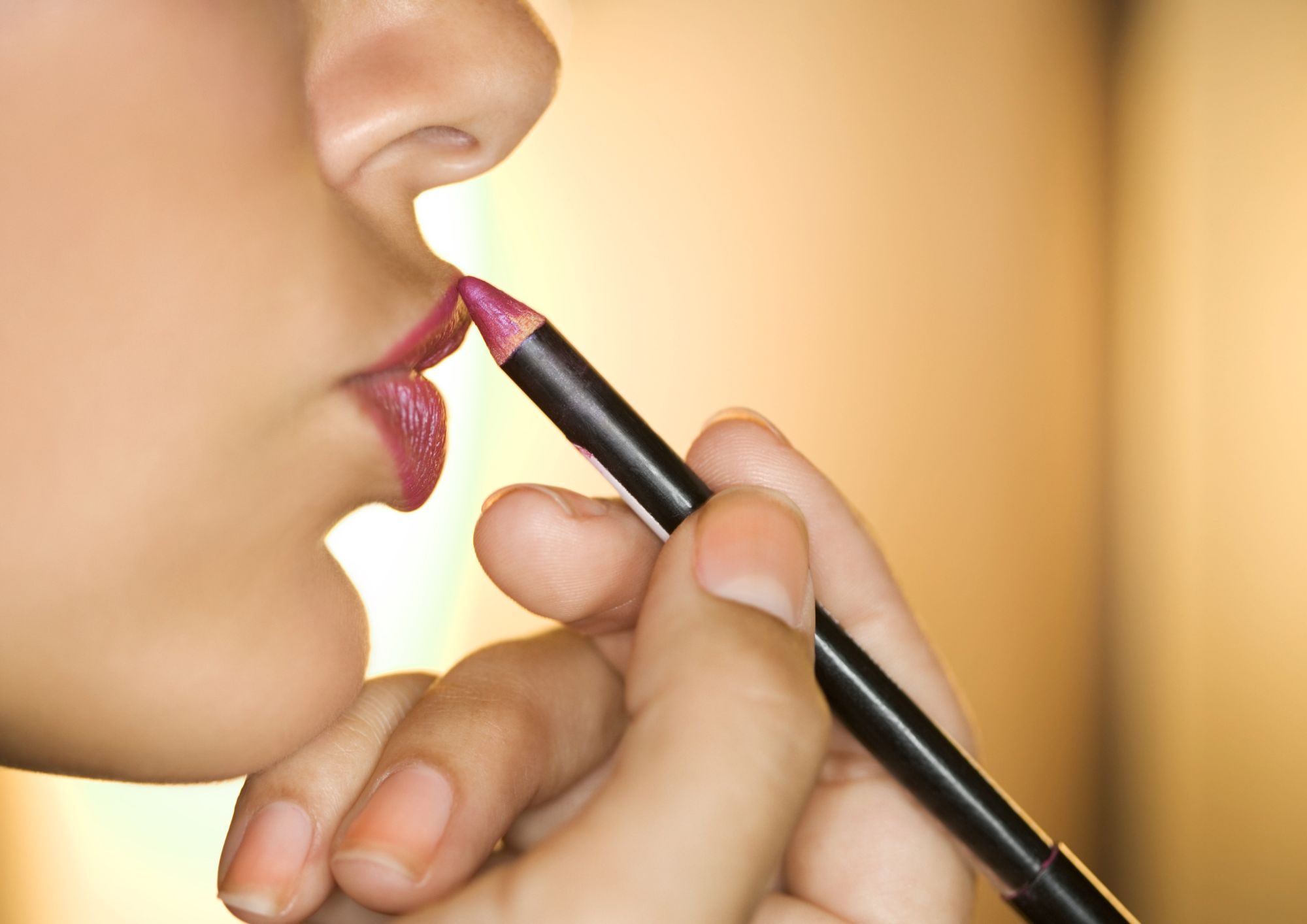 איך לבחור עיפרון שפתיים מושלם?