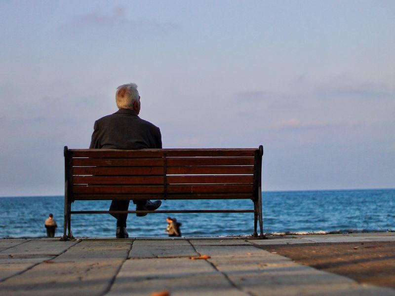 42% מהקשישים בישראל בודדים – איך ארוחה חמה שוברת את הבדידות